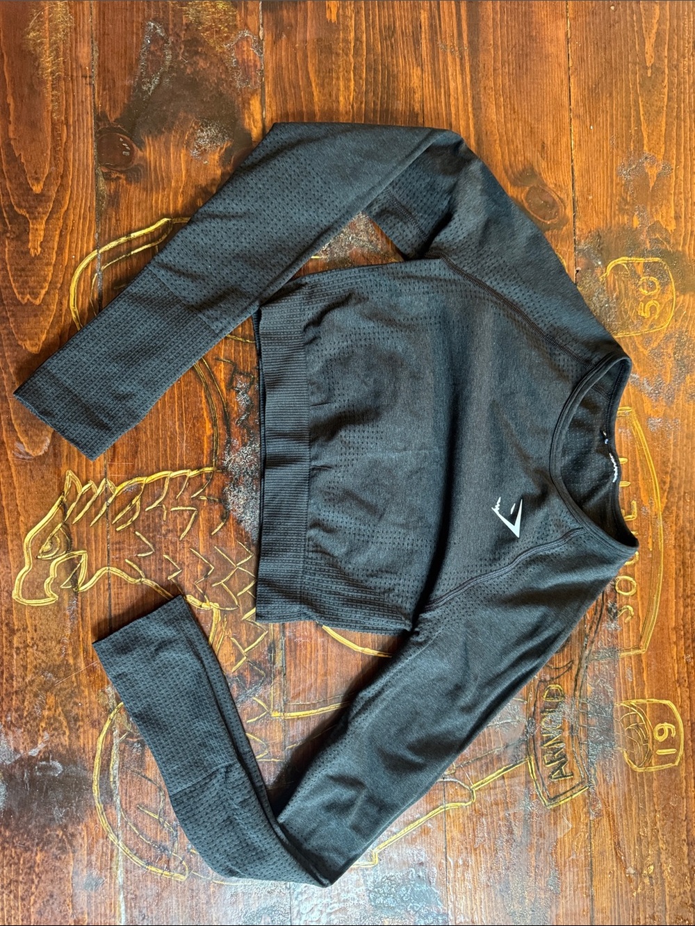 Gym Sweat-Wicking Black Long-Sleeve Crop Top